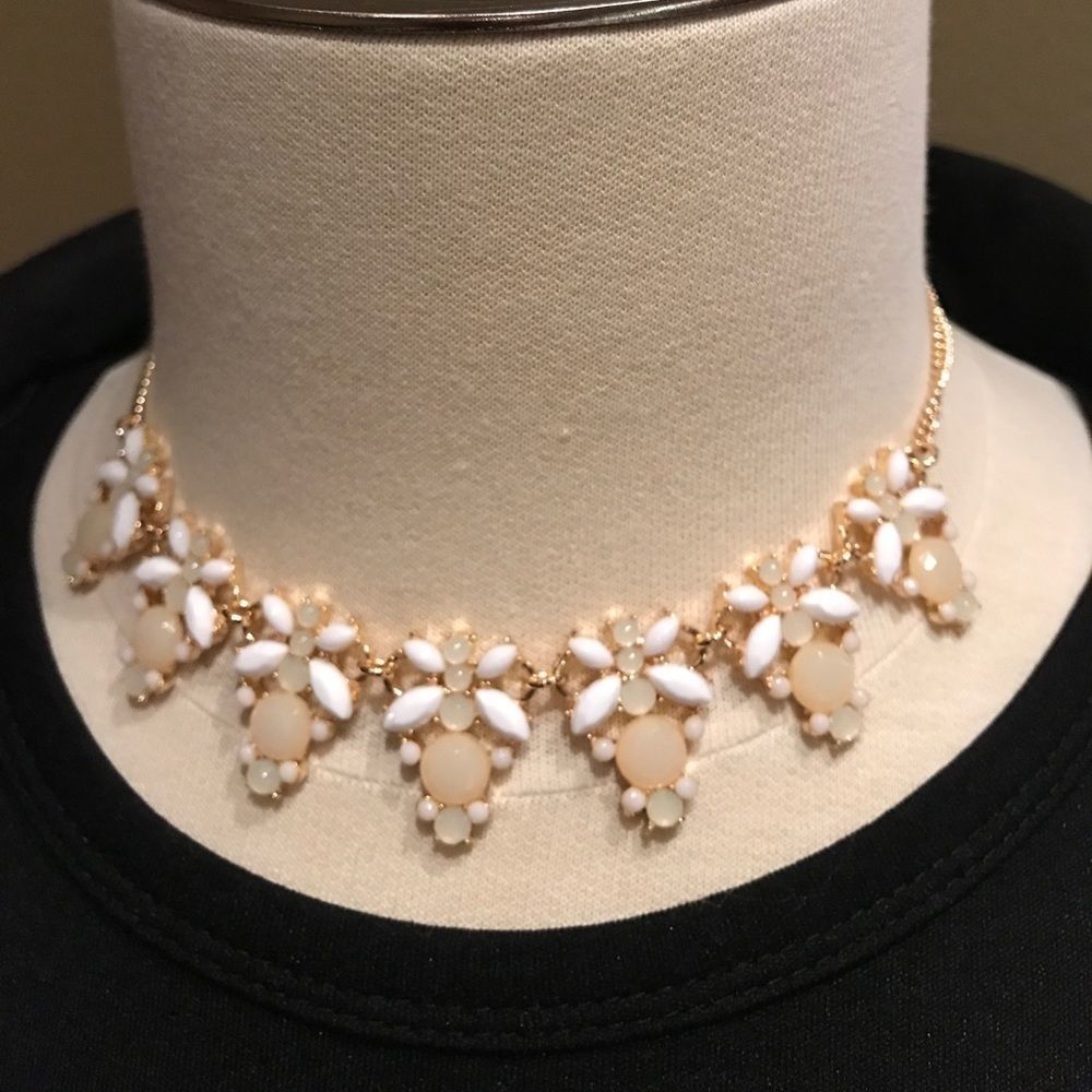 Bay To Baubles Flower Necklace